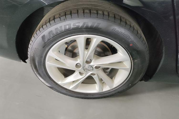 Used Buick Regal 2020 552T Elite Edition Right Rear Wheel Hub