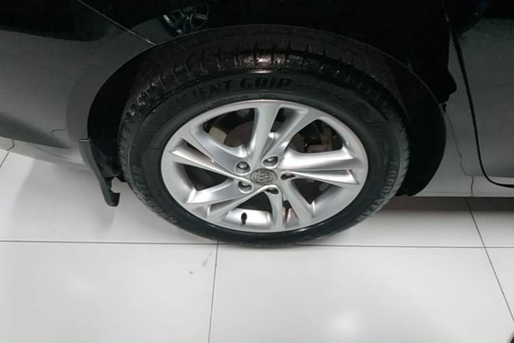 Used Buick Regal 2020 552T Elite Edition Right Rear Wheel Hub