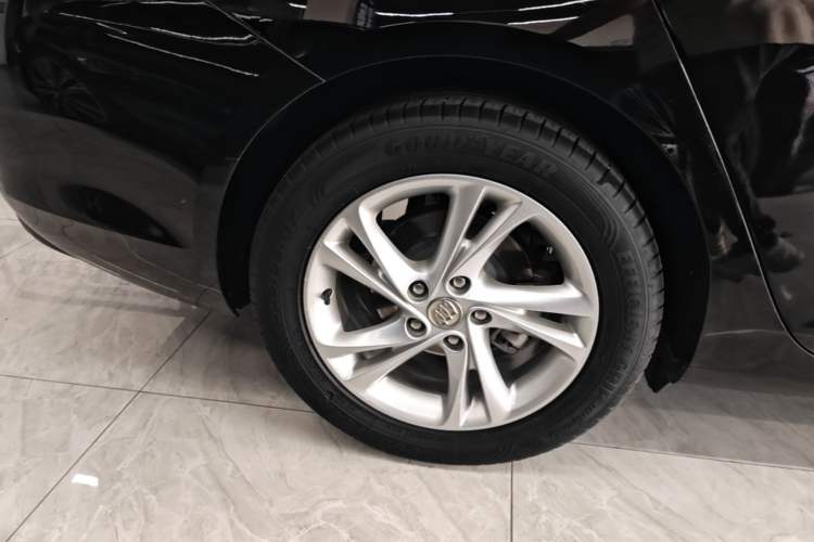 Used Buick Regal 2020 552T Elite Edition Right Rear Wheel Hub