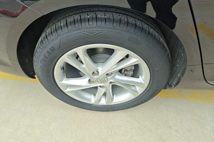 Used Buick Regal 2020 552T Elite Edition Right Rear Wheel Hub