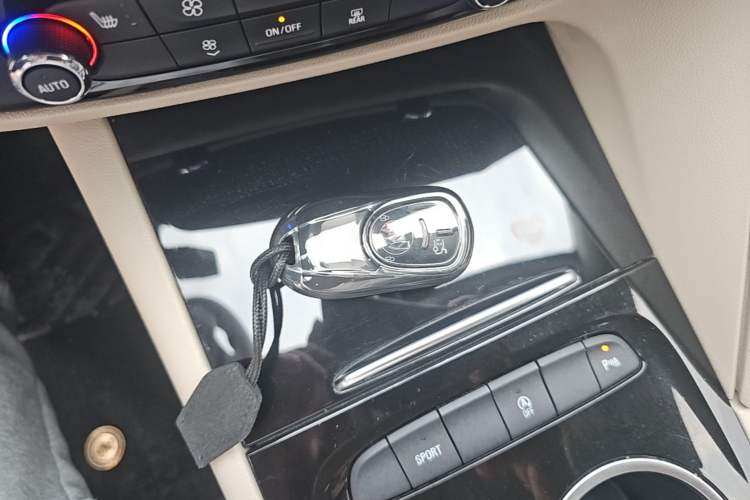 Used Buick Regal 2020 552T Elite Edition Vehicle Key