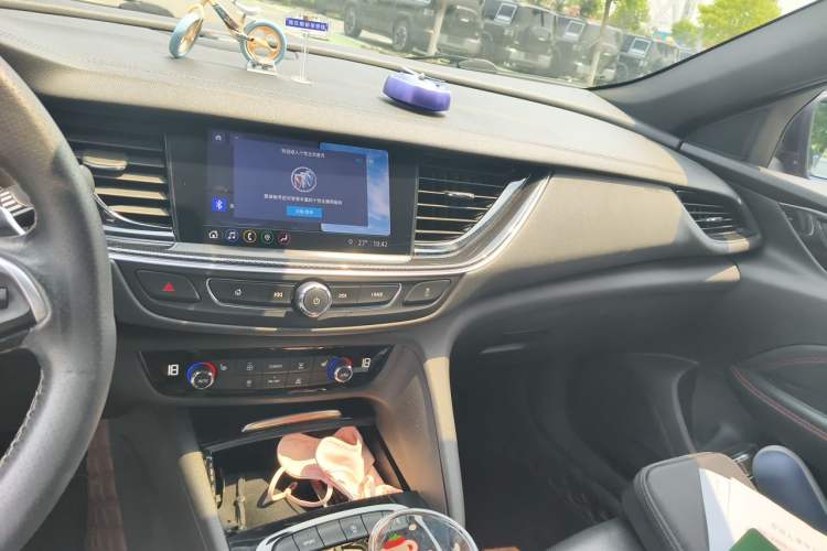 Used Buick Regal 2020 GS 28T Elite Model Audio And AC Panel