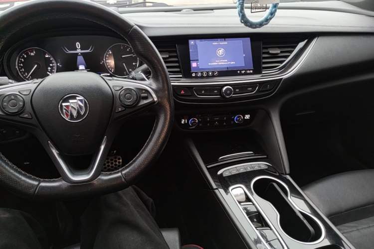Used Buick Regal 2020 GS 28T Prestige Model Audio And AC Panel