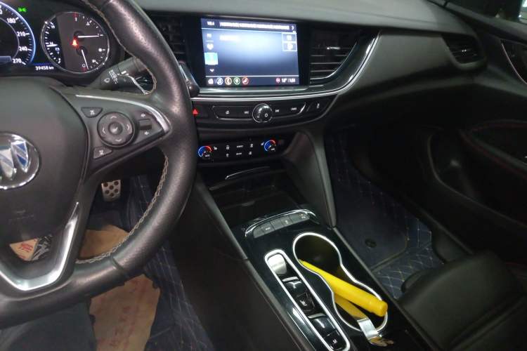 Used Buick Regal 2020 GS 28T Elite Model Audio And AC Panel