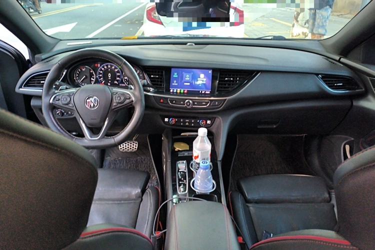 Used Buick Regal 2020 GS 28T Elite Model Center Console