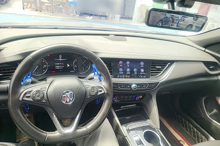 Used Buick Regal 2020 GS 28T Elite Model Center Console