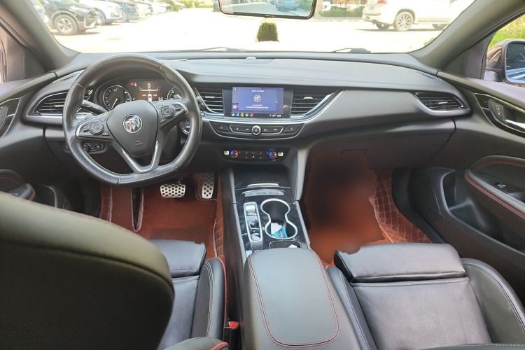 Used Buick Regal 2020 GS 28T Elite Model Center Console