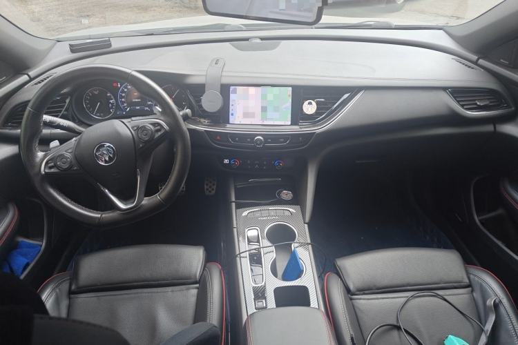 Used Buick Regal 2020 GS 28T Elite Model Center Console