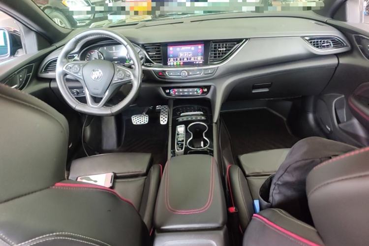 Used Buick Regal 2020 GS 28T Prestige Model Center Console