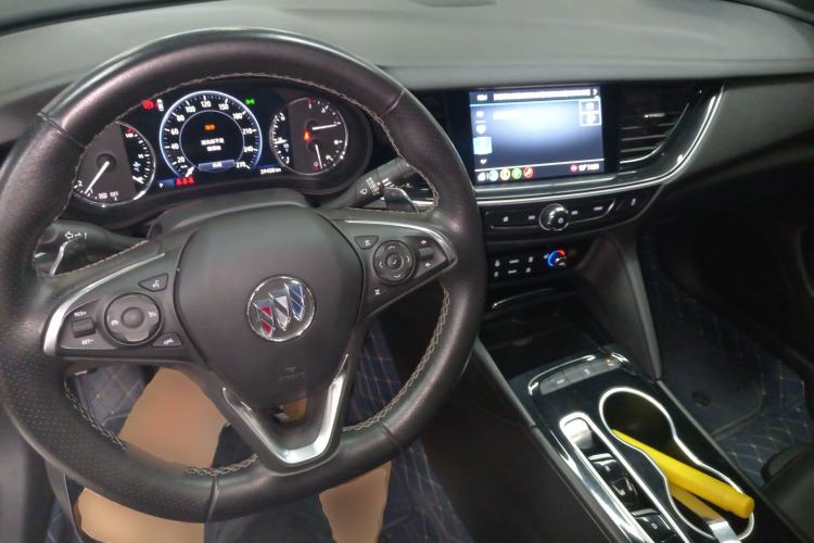 Used Buick Regal 2020 GS 28T Elite Model Center Console