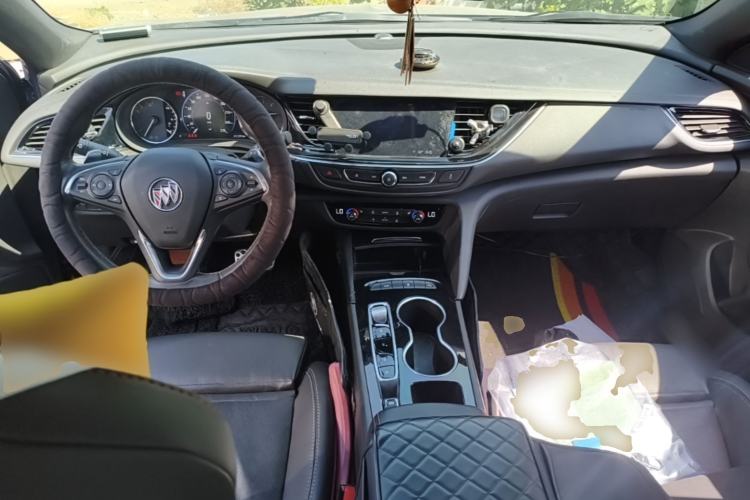 Used Buick Regal 2020 GS 28T Elite Model Center Console