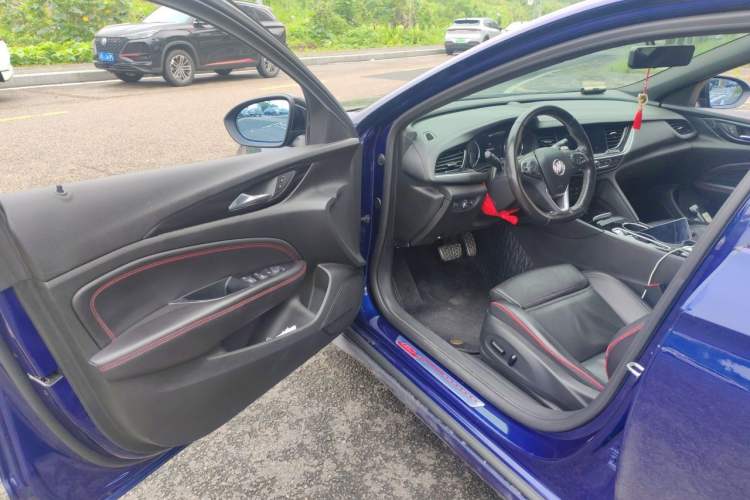 Used Buick Regal 2020 GS 28T Elite Model Driver Seat