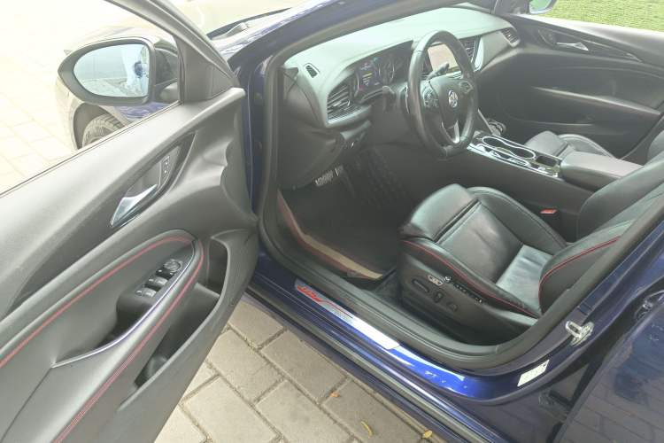 Used Buick Regal 2020 GS 28T Elite Model Driver Seat