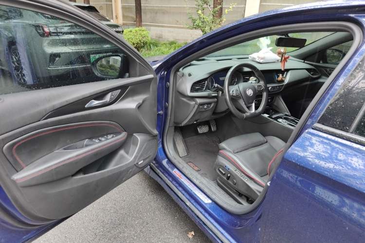 Used Buick Regal 2020 GS 28T Prestige Model Driver Seat