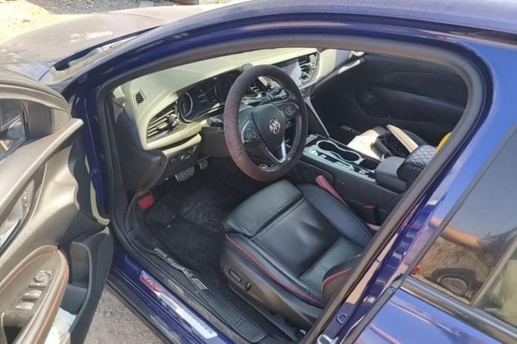 Used Buick Regal 2020 GS 28T Elite Model Driver Seat