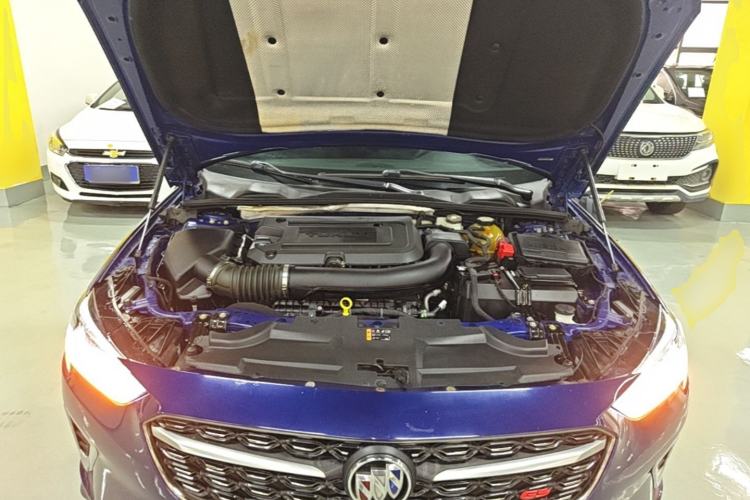 Used Buick Regal 2020 GS 28T Elite Model Engine Bay