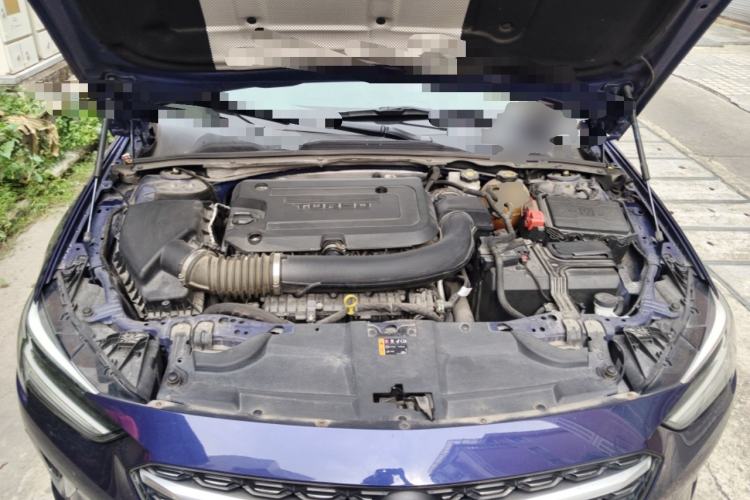 Used Buick Regal 2020 GS 28T Prestige Model Engine Bay