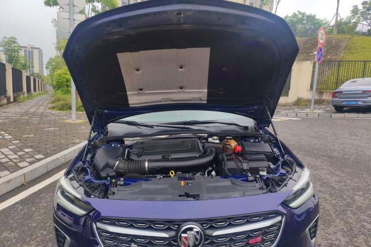 Used Buick Regal 2020 GS 28T Elite Model Engine Bay