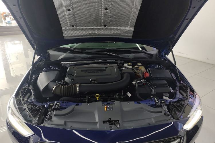 Used Buick Regal 2020 GS 28T Elite Model Engine Bay