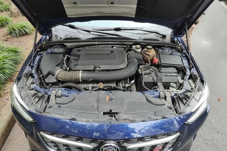Used Buick Regal 2020 GS 28T Prestige Model Engine Bay