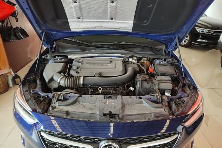 Used Buick Regal 2020 GS 28T Elite Model Engine Bay
