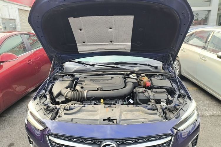Used Buick Regal 2020 GS 28T Prestige Model Engine Bay