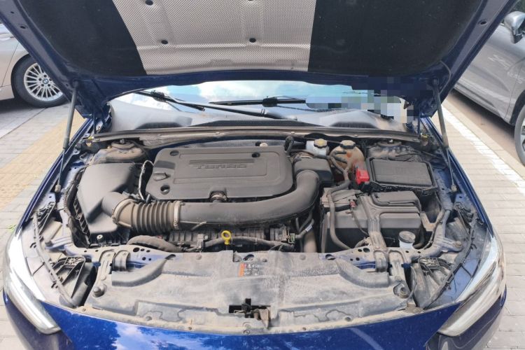 Used Buick Regal 2020 GS 28T Prestige Model Engine Bay