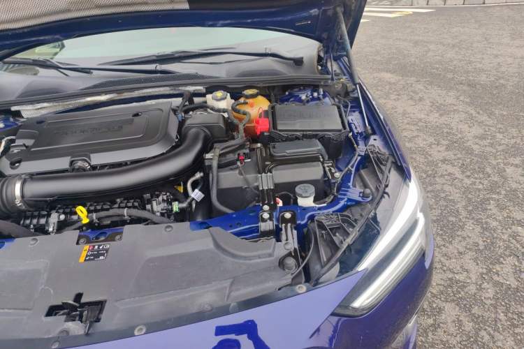Used Buick Regal 2020 GS 28T Elite Model Engine Bay Left