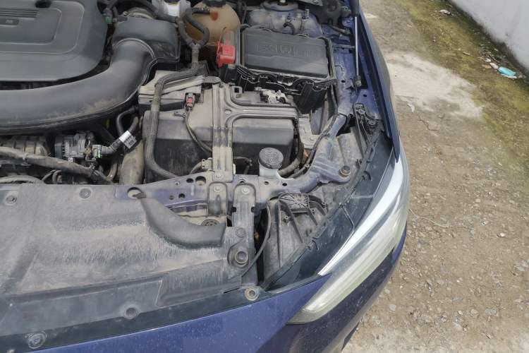 Used Buick Regal 2020 GS 28T Prestige Model Engine Bay Left