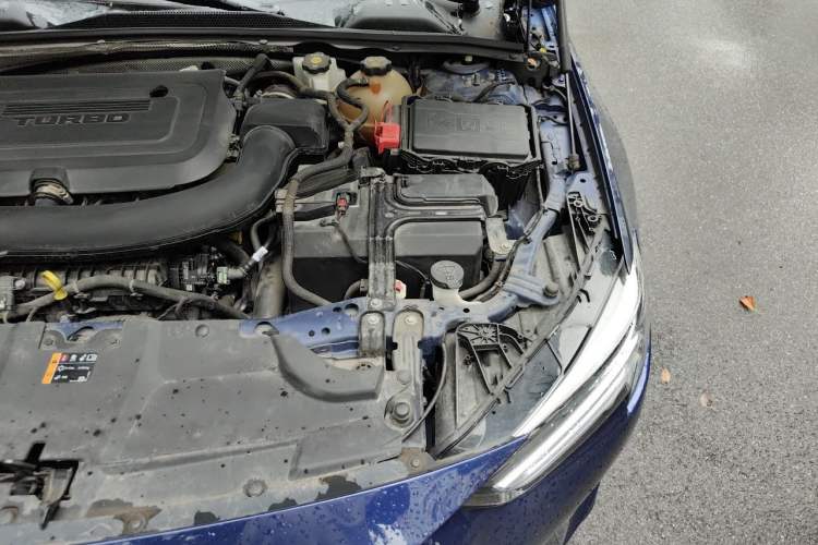 Used Buick Regal 2020 GS 28T Prestige Model Engine Bay Left