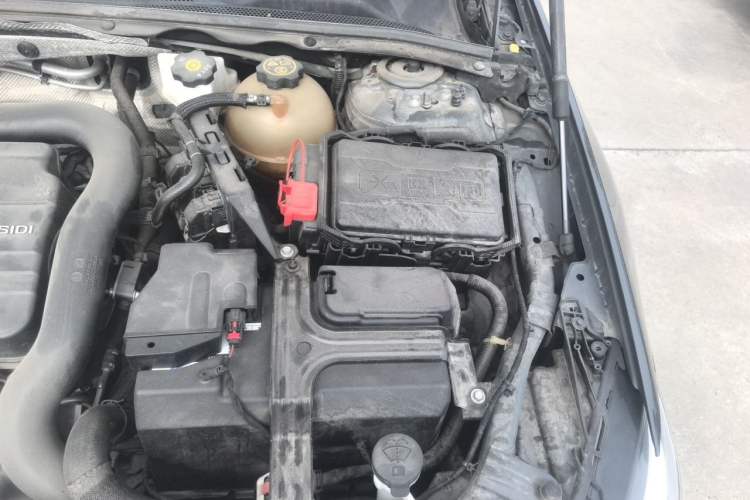 Used Buick Regal 2020 552T Elite Edition Engine Bay Left