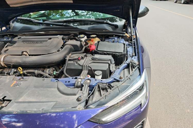 Used Buick Regal 2020 GS 28T Prestige Model Engine Bay Left