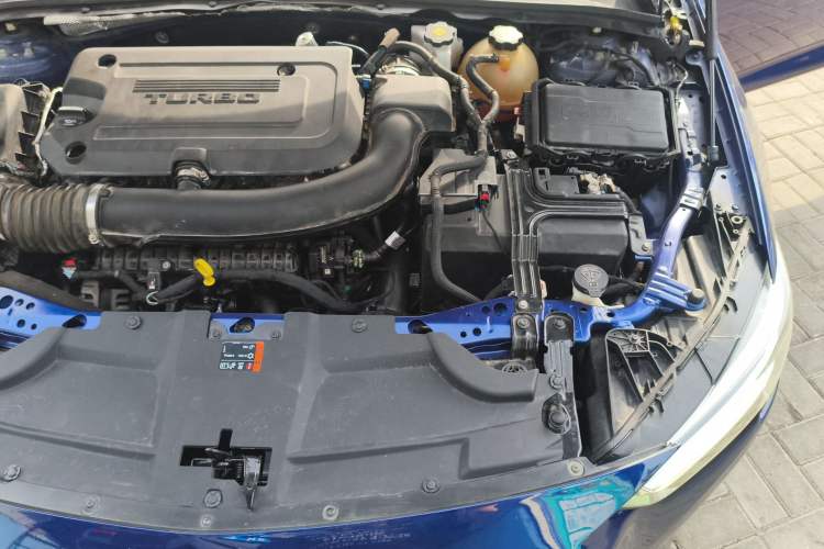 Used Buick Regal 2020 GS 28T Prestige Model Engine Bay Left