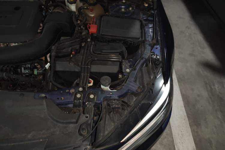 Used Buick Regal 2020 GS 28T Prestige Model Engine Bay Left