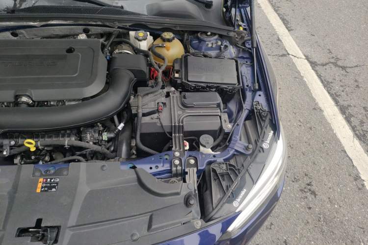 Used Buick Regal 2020 GS 28T Prestige Model Engine Bay Left