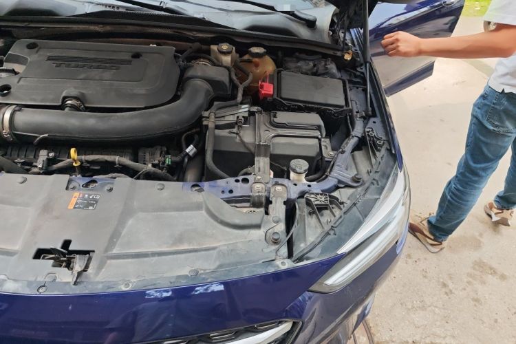 Used Buick Regal 2020 GS 28T Elite Model Engine Bay Left