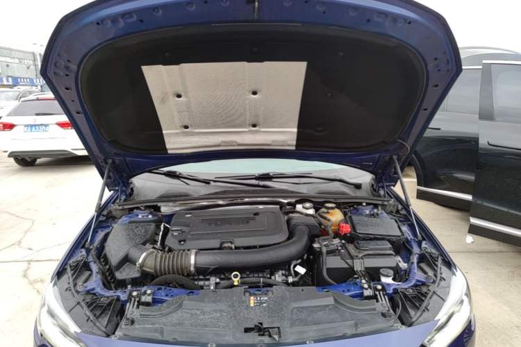 Used Buick Regal 2020 GS 28T Prestige Model Engine Bay