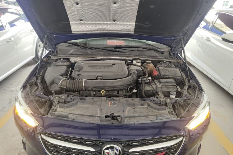 Used Buick Regal 2020 GS 28T Prestige Model Engine Bay