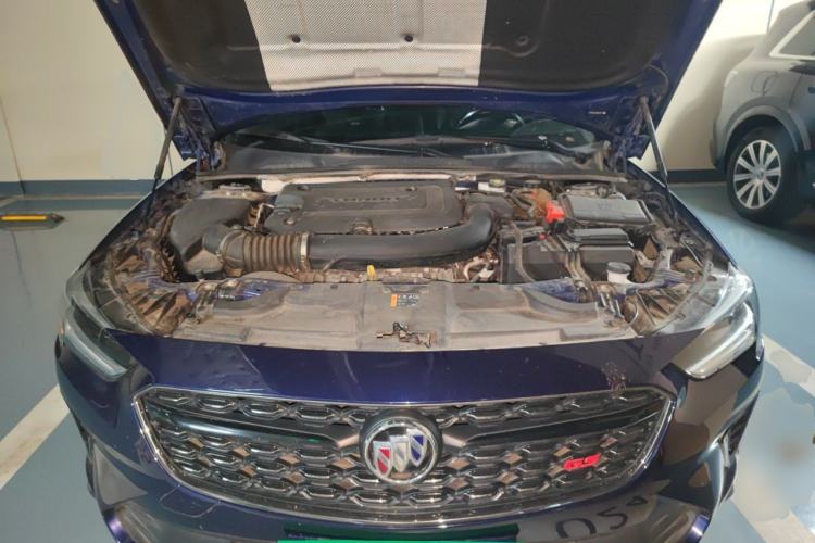 Used Buick Regal 2020 GS 28T Elite Model Engine Bay