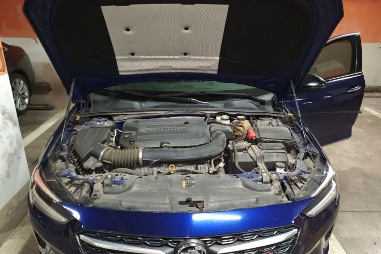Used Buick Regal 2020 GS 28T Elite Model Engine Bay