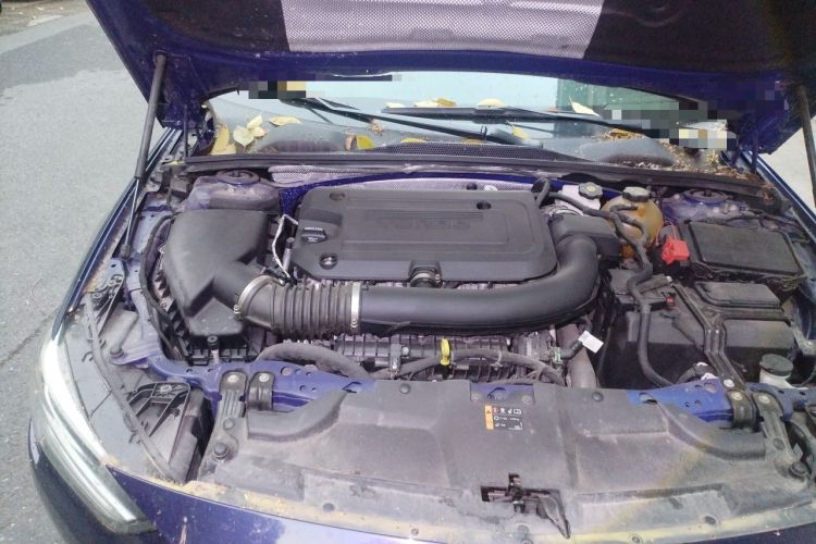 Used Buick Regal 2020 GS 28T Elite Model Engine Bay Right