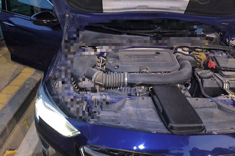 Used Buick Regal 2020 GS 28T Elite Model Engine Bay Right