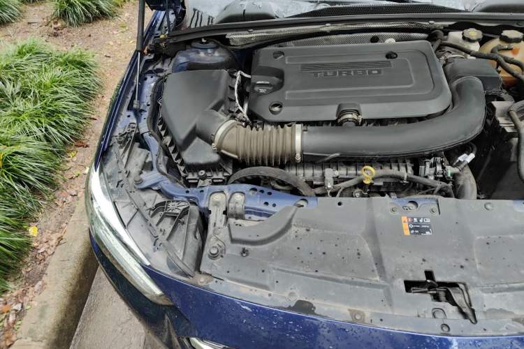 Used Buick Regal 2020 GS 28T Prestige Model Engine Bay Right