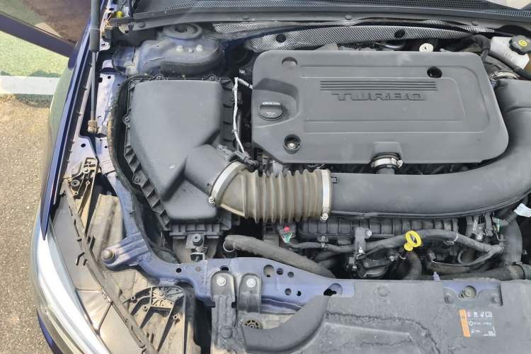 Used Buick Regal 2020 GS 28T Elite Model Engine Bay Right