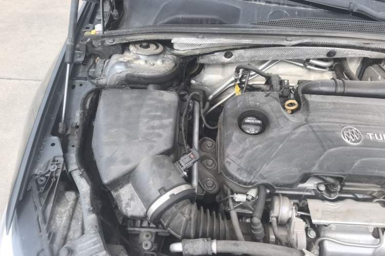 Used Buick Regal 2020 552T Elite Edition Engine Bay Right