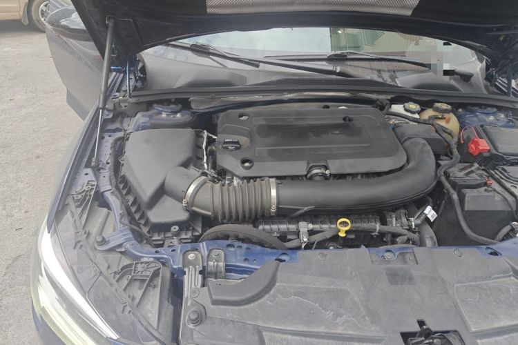 Used Buick Regal 2020 GS 28T Elite Model Engine Bay Right