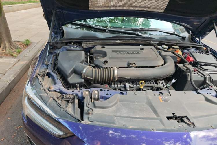 Used Buick Regal 2020 GS 28T Prestige Model Engine Bay Right