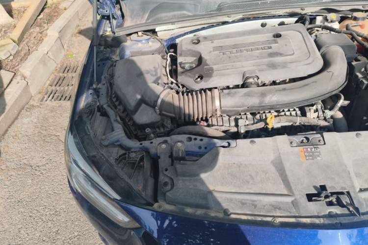Used Buick Regal 2020 GS 28T Prestige Model Engine Bay Right