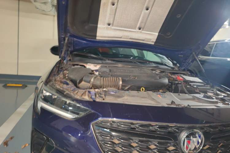 Used Buick Regal 2020 GS 28T Elite Model Engine Bay Right