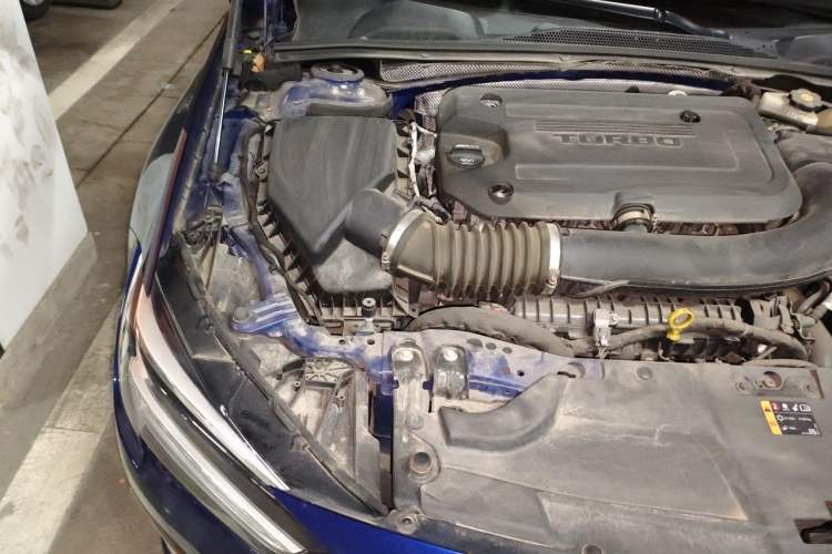 Used Buick Regal 2020 GS 28T Elite Model Engine Bay Right